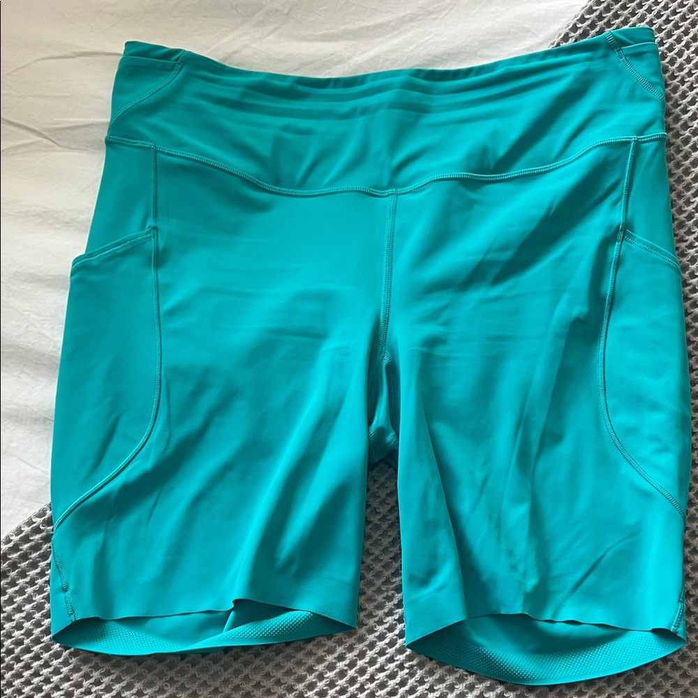 Lululemon fast and free bike short, 8” size 12